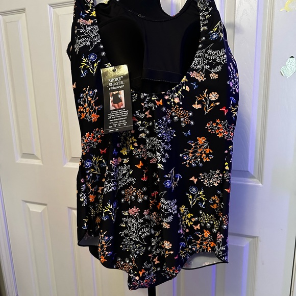 Swimsuit - Picture 2 of 3